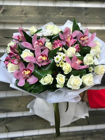 Букет цветов из: Розы и Хризантемы в Хворостянка