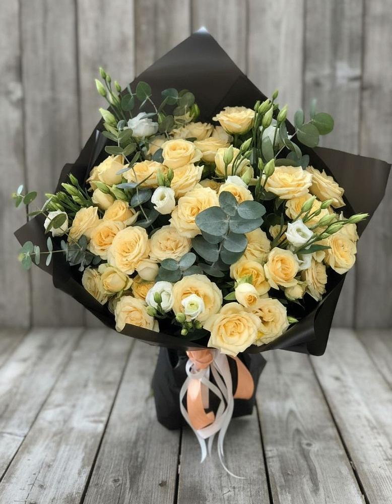 Букет цветов из: Розы и Лизиантусы в Хворостянка