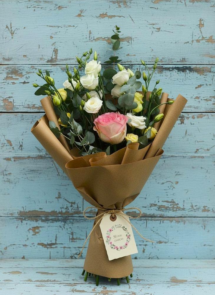 Букет цветов из: Розы и Лизиантусы в Хворостянка