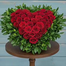 Цветочная композиция из Розы в виде сердца в Хворостянка