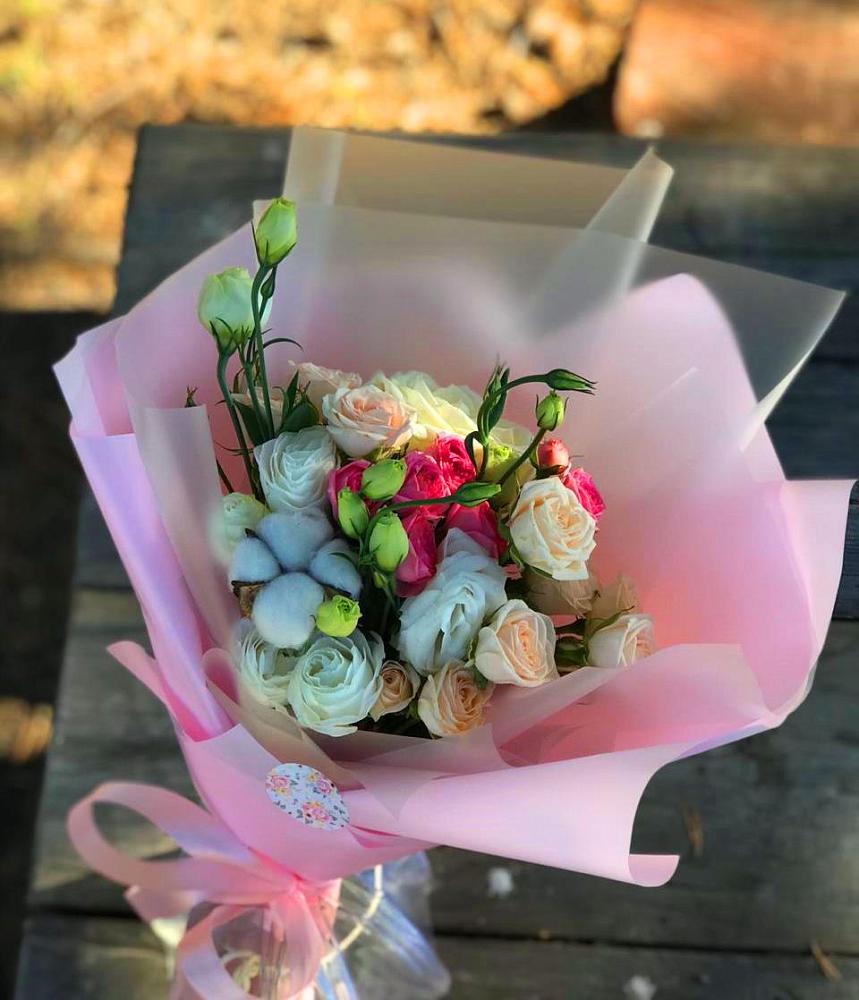 Букет цветов из: Розы и Лизиантусы в Хворостянка