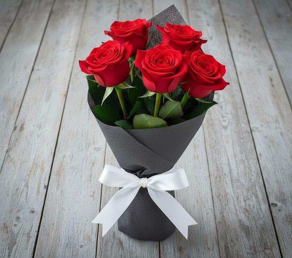 Букет 5 Красных роз Эдлесс Лав в Хворостянка