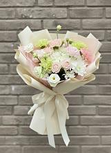 Букет цветов из:  Гвоздики, Розы, Лизиантусы и Хризантемы #REPLACE_PRED# Хворостянка