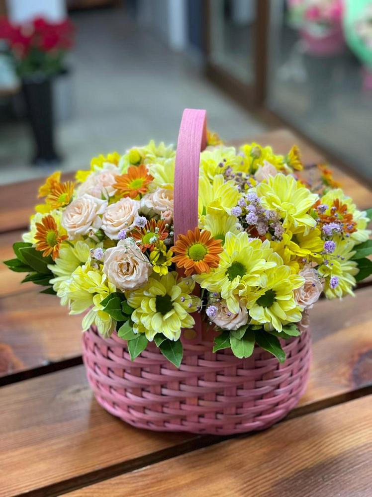 Цветочная композиция из Хризантемы и Розы в корзине в Хворостянка