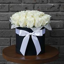 Цветочная композиция из Розы в шляпной коробке в Хворостянка